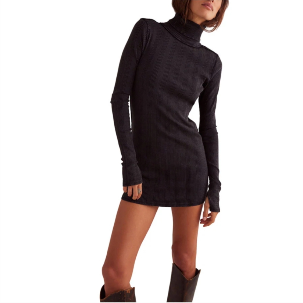 We The Free Brynn Turtleneck NWT